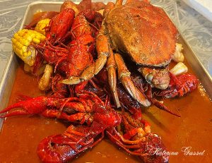 Kicking Seafood. I, Katerina Gasset, author of the website MoveToProvoUtah.com took this photograph of the crab and crawfish. 