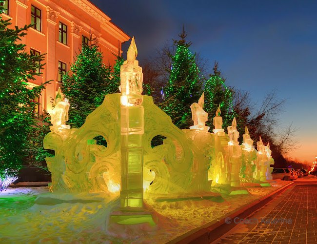 Experience the artistic beauty of Ice Sculpture Nights in Provo, Utah. Marvel at intricate sculptures crafted from ice, adding a touch of magic to the winter night.