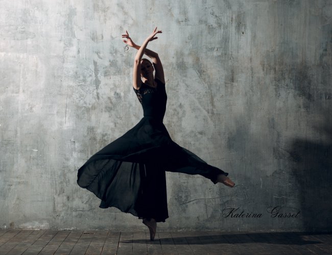 Dancers from Theatre Ballet performing in the Masterworks Series at Brigham Young University (BYU) in Provo, Utah, showcasing their artistry.