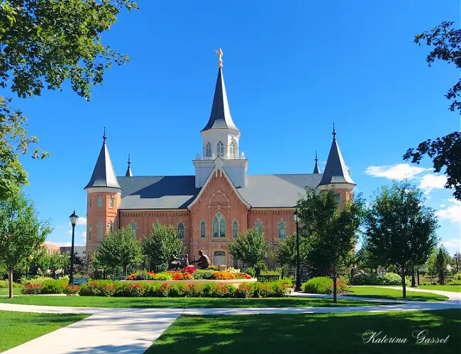 Photo of LDS Temple located in Downtown Provo also called the City Center Temple. Image captured by Katerina Gasset, owner of the Move to Provo website