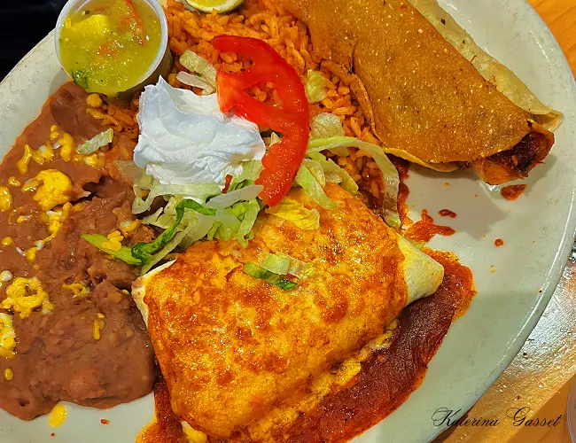 Image showing a Mexican cuisine served at Los Hermanos located in Provo Utah. Photo captured by Katerina Gasset, restaurant reviewer and owner of the Move to Provo Utah website...